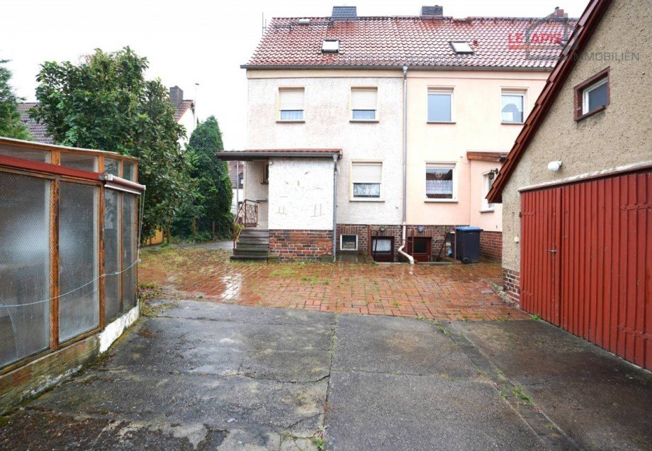 Hausansicht hinten inkl. Schuppen u. 1 Garage Reihenendhaus Kitzscher