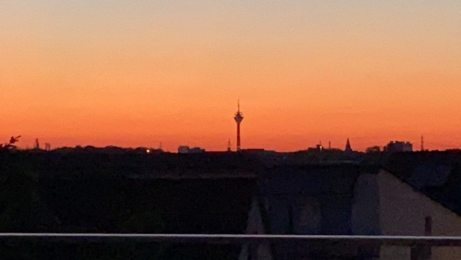 Ausblick mit taumhaften Sonnenuntergngen Maisonettewohnung Dsseldorf / Itter